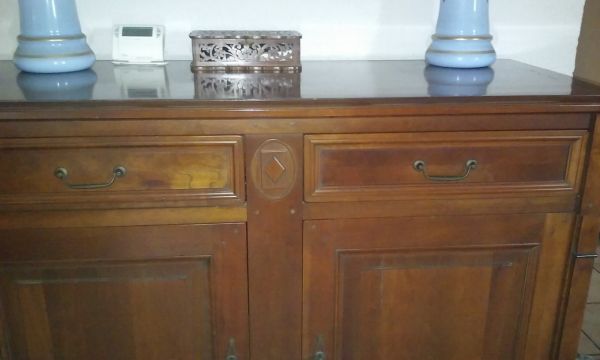 Relookage d'un buffet en merisier marque Grange blanc et bois naturel à Martigues